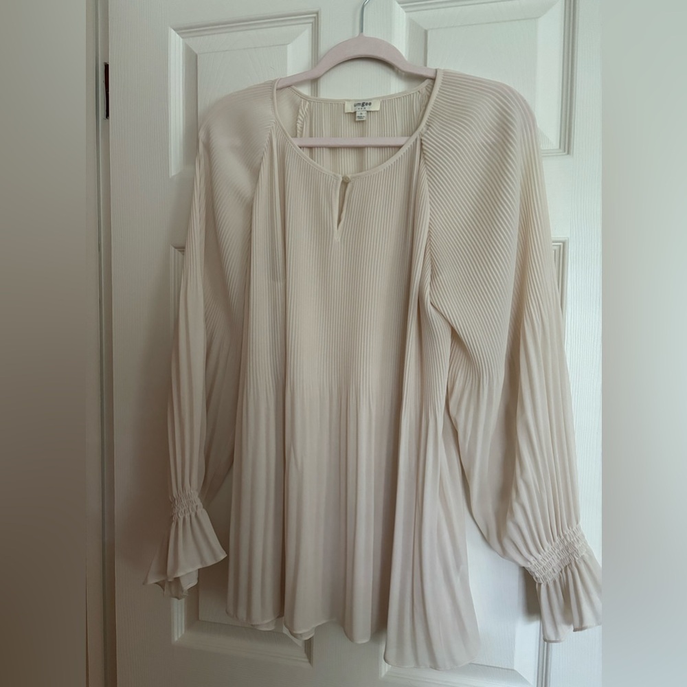 Beautiful Umgee ivory top